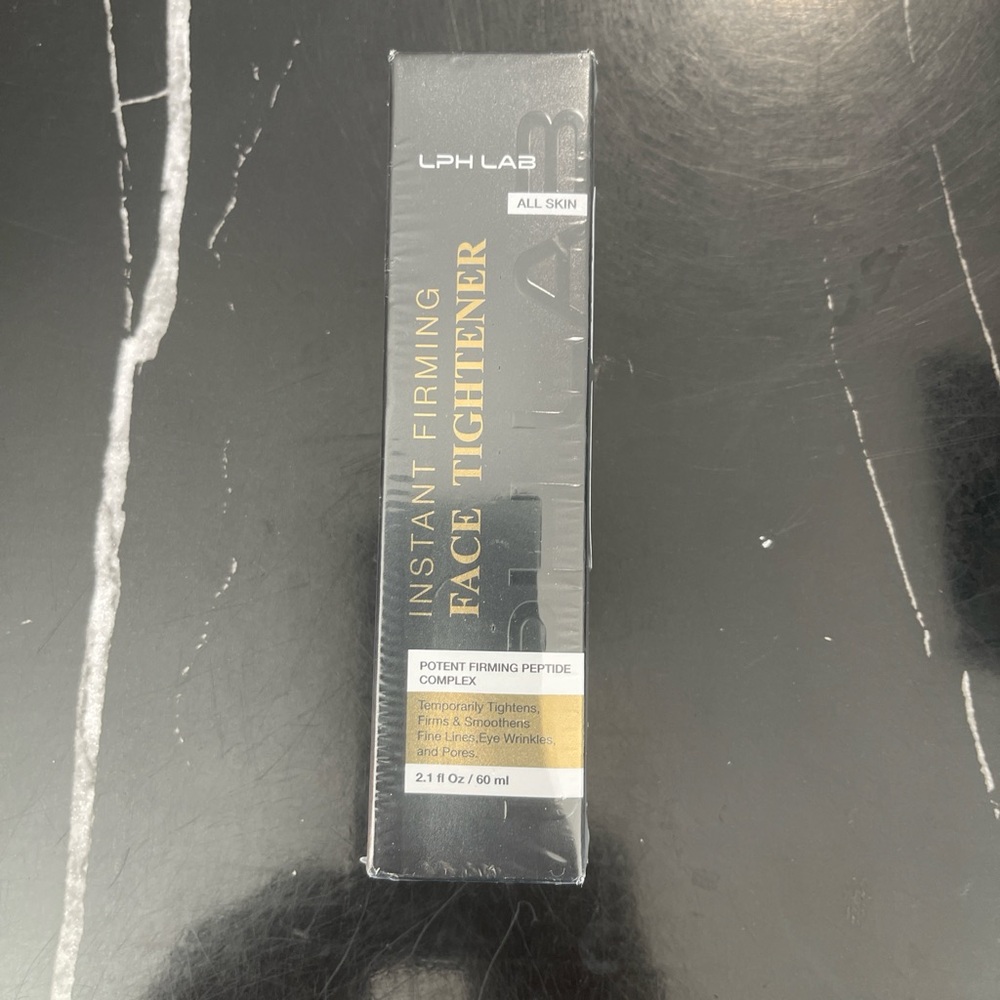 Instant Firming Face Tightener - Black and Gold
